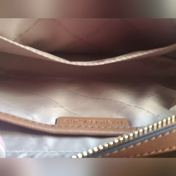 Michael Kors crossbody bags - Picture 9 of 13